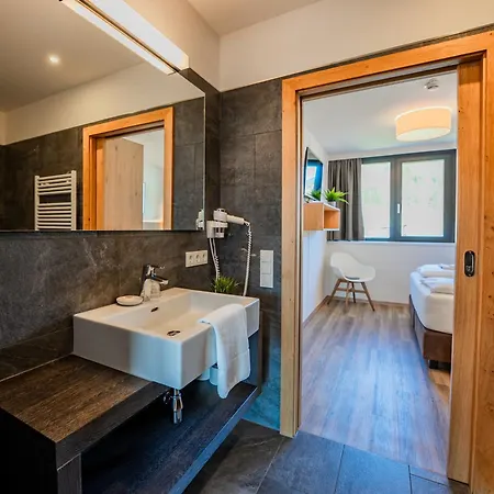 Schoenblick Residence Apartments - 600M Air Line To Areit Gondel Station Zell am See