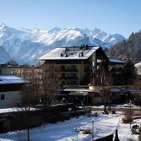 Schoenblick - Next To Areit Gondel Station *