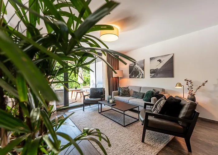 Schoenblick - Next To Areit Gondel Station *